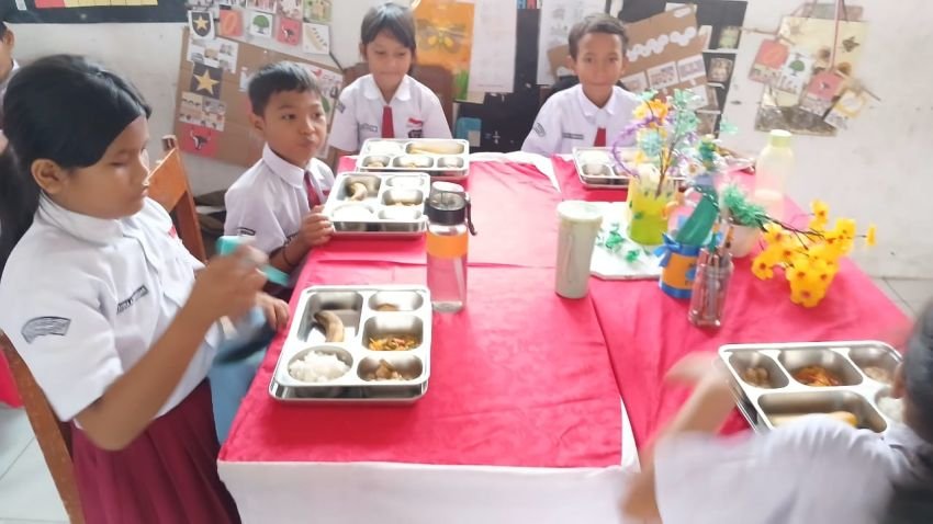 Program Makan Bergizi Gratis (MBG) kepada siswa mulai disalurkan di Kota Pematangsiantar 2025