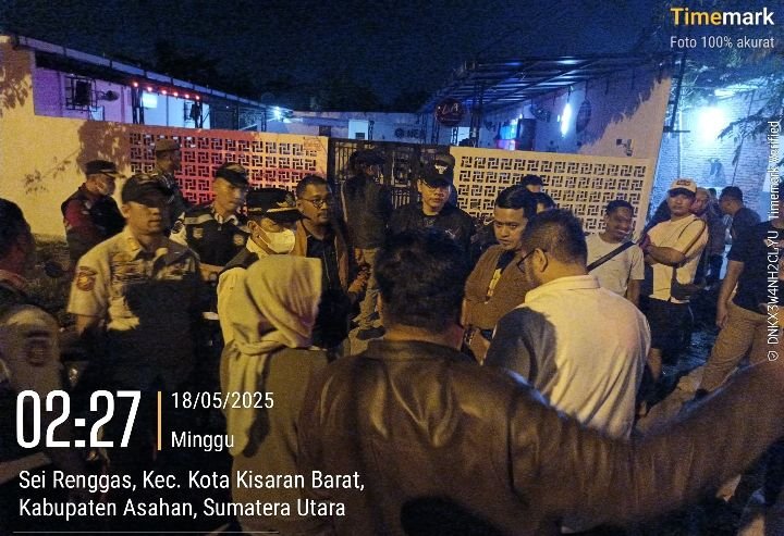 Ada Apa,...NES BAR Meski Sudah Disegel Tetap Buka