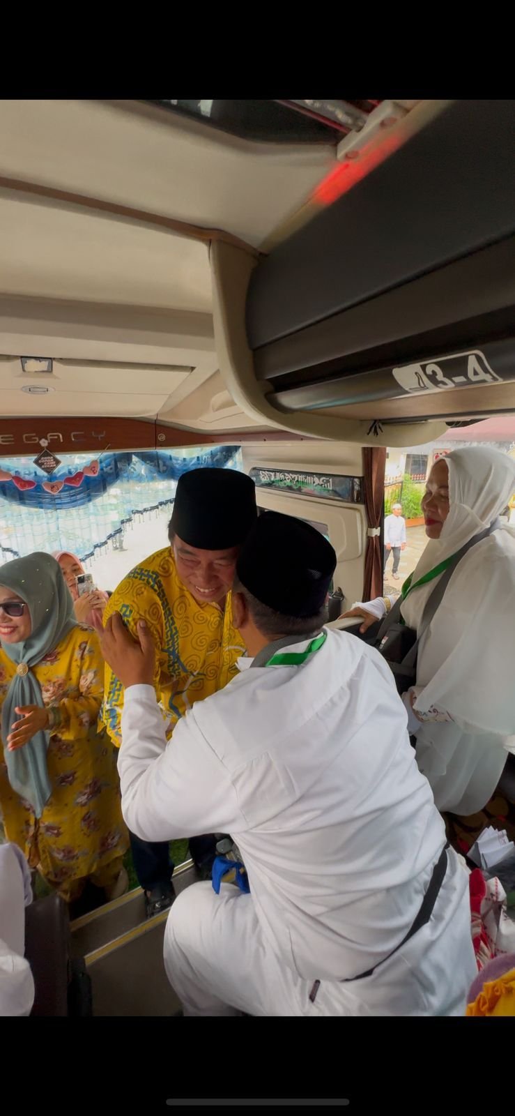 Ketua Golkar Tapsel Beri Tali Asih Untuk Calhaj Kloter Pertama, Rahmat Nasution : Sudah Tradisi kami Selama 23 Tahun