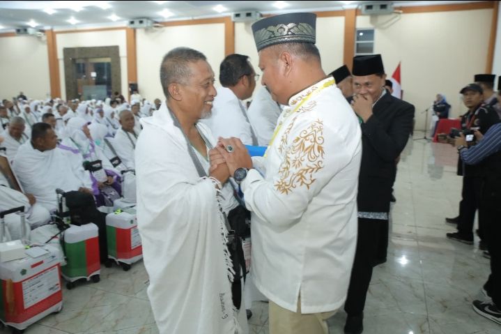 Wabup Asahan Lepas Jemaah dari Asrama Haji Medan