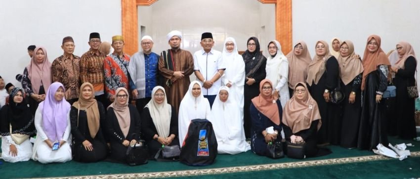 Bupati Simalungun Bersama Ketua TP PKK Hadiri Tabligh Akbar di Kecamatan Gunung Maligas