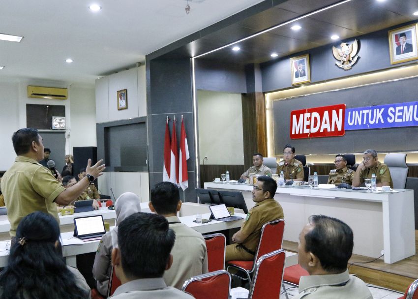 Pimpin Rapat Evaluasi PAD Triwulan 2, Rico Waas: Jangan Lalai, Lihat Potensi yang Bisa Didapat