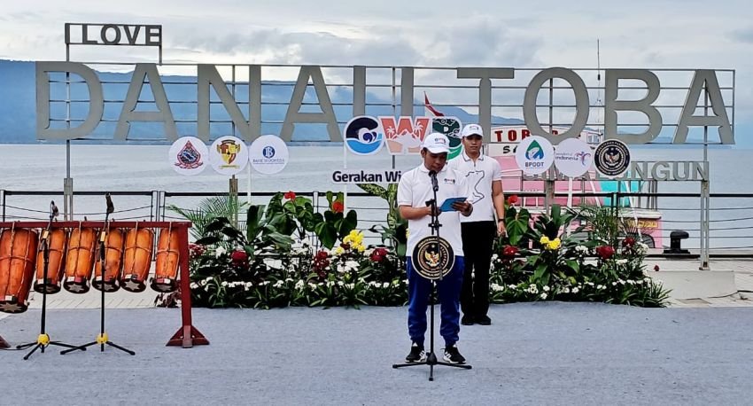Hadiri Giat Gerakan Wisata Bersih, Wakil Bupati Simalungun Serukan Aksi Nyata Jaga Kebersihan Danau Toba