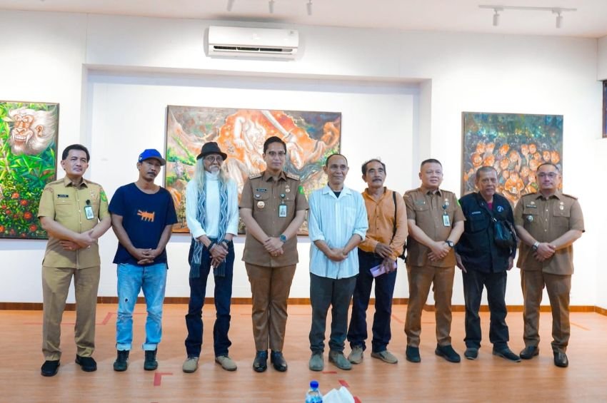 Buka Pameran Lukisan "Iconic Medan", Rico Waas Berharap Masyarakat Kian Terbuka pada Karya Seni