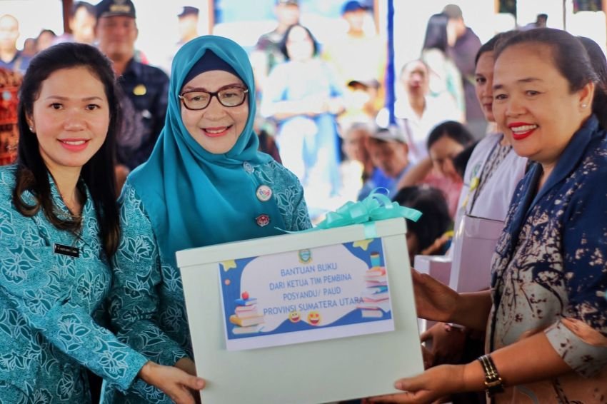 Tinjau Pelaksanaan Giat Posyandu Motivasi Kader Posyandu Agar Tetap Semangat Memberikan Pelayanan