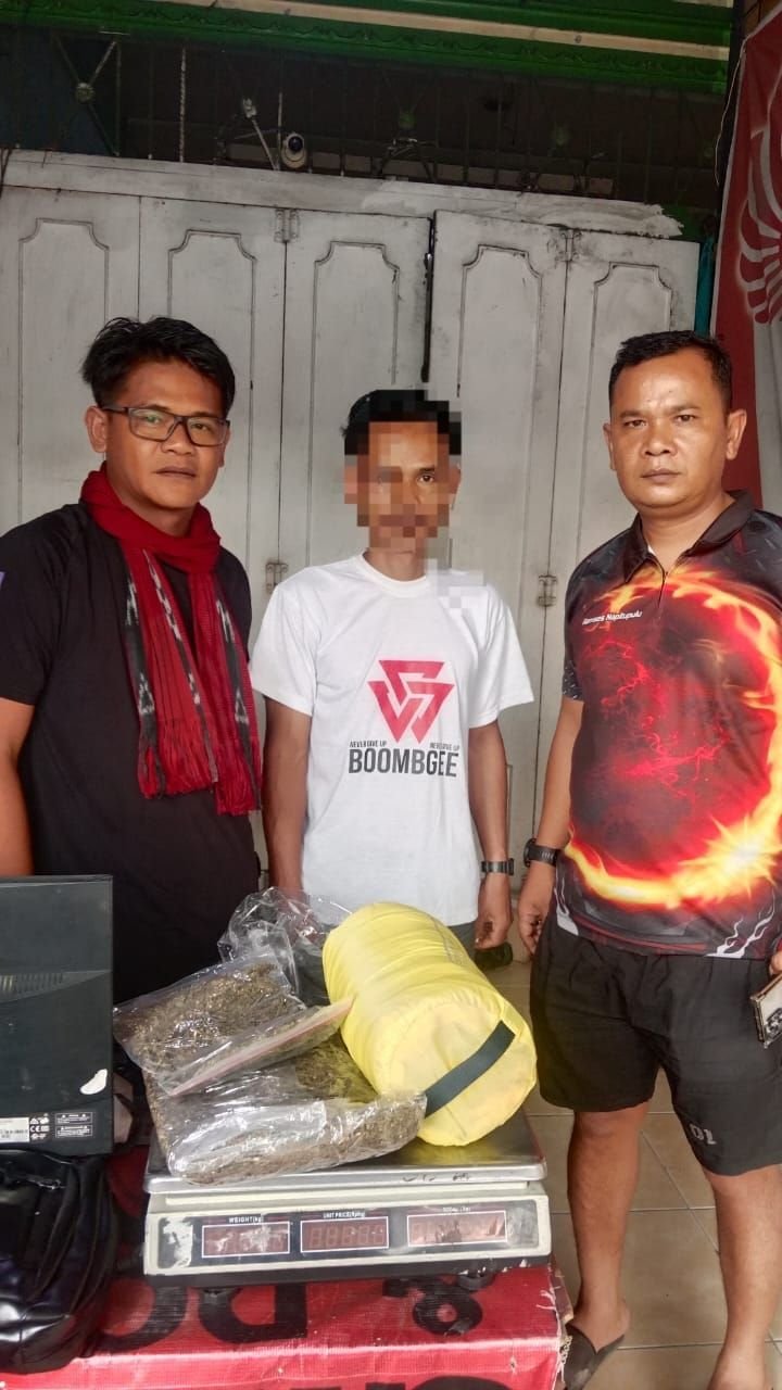 Anggota Yonkav 6/Naga Karimata Amankan Paket Mencurigakan Berisi Ganja di Medan