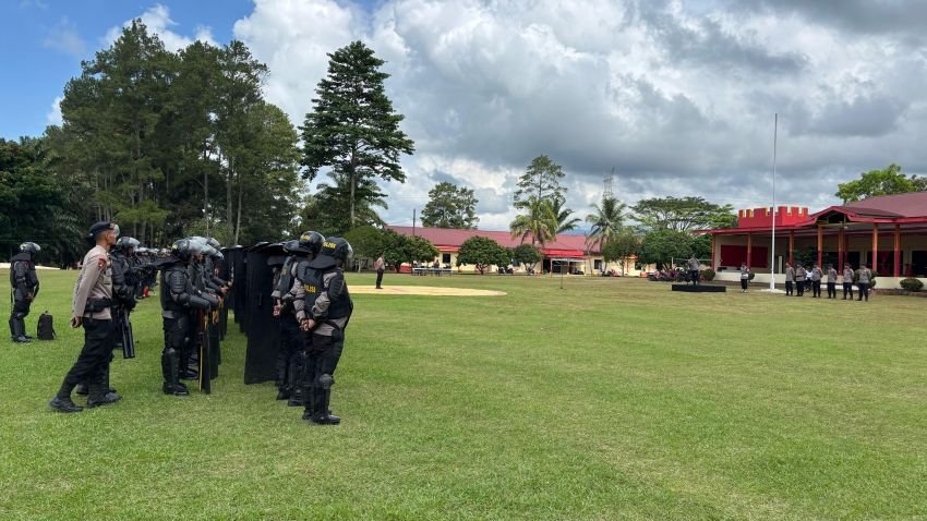 May Day 2025, Polres Tapsel dan Brimob Gelar Apel Kesiapsiagaan