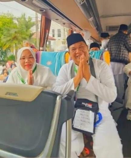 354 Rombongan Jema'ah Haji Kota Padangsidimpuan Tahun 2025 di lepas,Walikota Let'Da dan Mantan Irsan Nasution satu Kloter