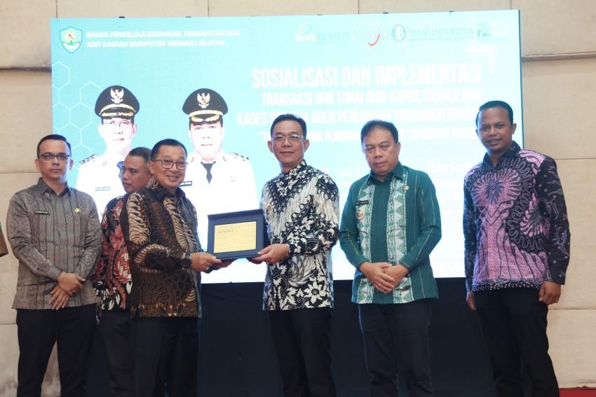 Non-Tunai untuk Percepatan Digitalisasi Layanan Publik, Bupati Tapsel Sosialisasikan ke Beberapa Jajarannya