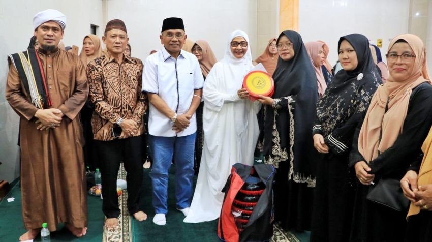 Bupati Simalungun Bersama Ketua TP PKK Hadiri Tabligh Akbar di Kecamatan Gunung Maligas