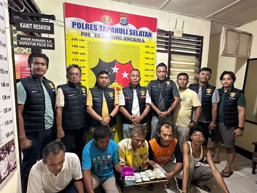 Berjudi di Siang Bolong,Polsek Batang Angkola Tangkap 5 Petani Tapsel Tersandung Pasal 303 KUHP
