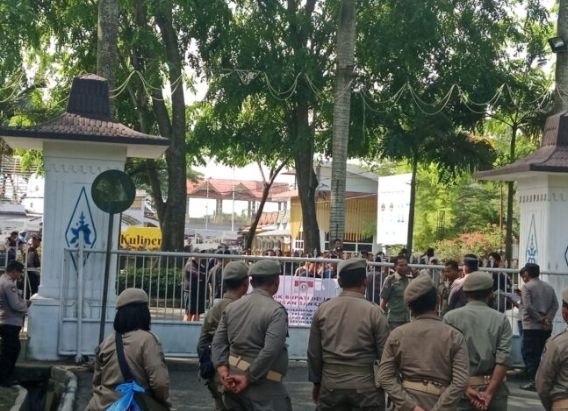 Tak Punya Izin, Mahasiswa Desak Bupati Deli Serdang Asri Ludin Tambunan Tutup Klinik Ganesha Batangkuis