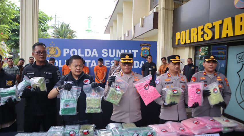 Polrestabes Medan Tangkap Kurir Sabu dan Ekstasi Jaringan Malaysia, 20 Kg Sabu dan 58.750 Butir Ekstasi Diamankan