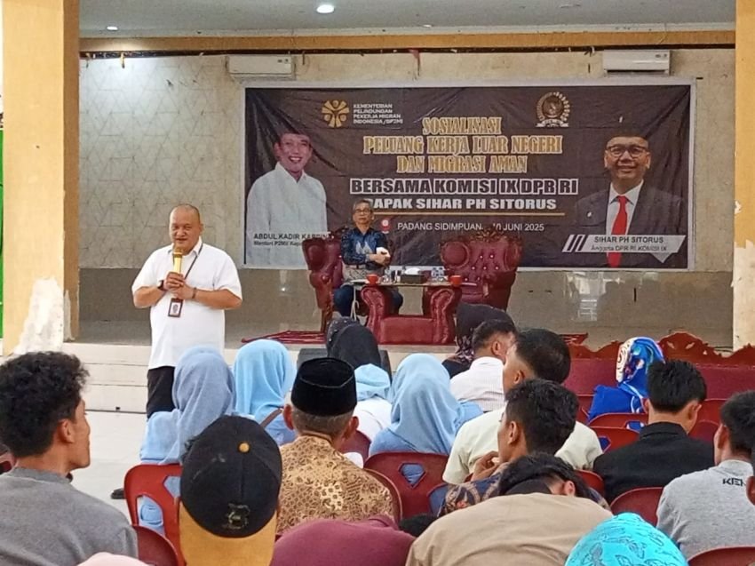 Bersama Sihar Sitorus BP3MI Sumut Sosialisasi Peluang Kerja luar Negeri dan Migrasi Aman.