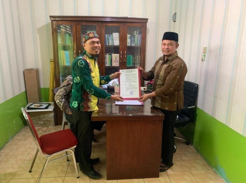 Serahkan SK Plt Kepala KUA, Kasi Bimas Islam Kemenag Deli Serdang Ingatkan Kolaborasi dan Koordinasi Lintas Kecamatan