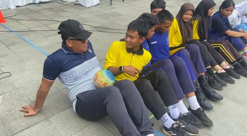 Kapolrestabes Medan Jalan Santai danJumat Curhat di Delitua