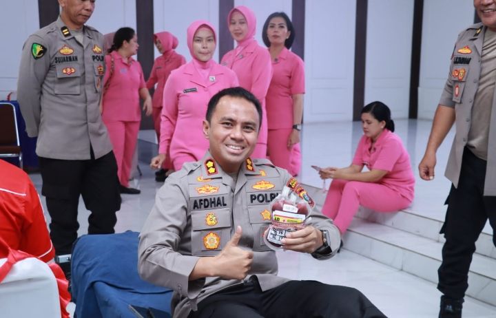 Kapolres Asahan Ikut Donor Darah dalam Rangka Hari Bhayangkara ke-79