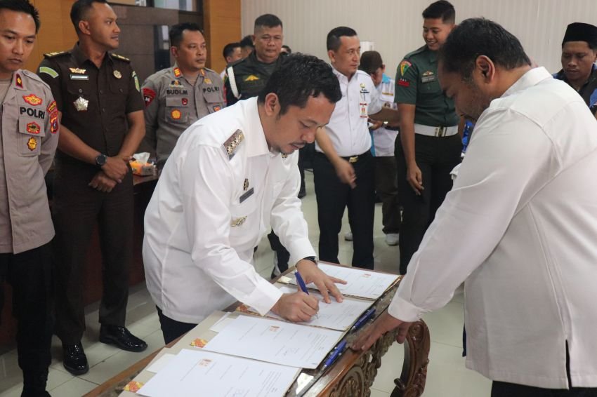 Merusak Sendi Kehidupan, Reski Basyah Harahap Teken MoU Bersama Forkopimda Paluta "Perang Lawan Maksiat"