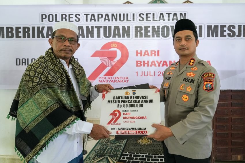 Kepedulian Bhayangkara: AKBP Yasir Ahmadi Salurkan Bantuan Renovasi Masjid dan Sembako di HUT ke-79 di Gunungtua Julu Paluta