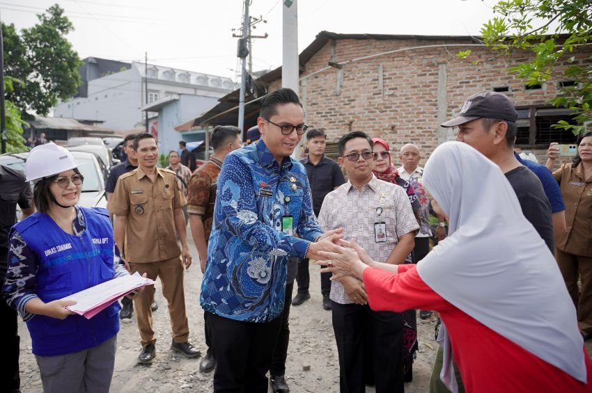 Sikapi Keluhan Warga, Rico Waas Tinjau Jalan Danau Singkarak Gg Madrasah, Insyaallah Minggu Depan Dibeton