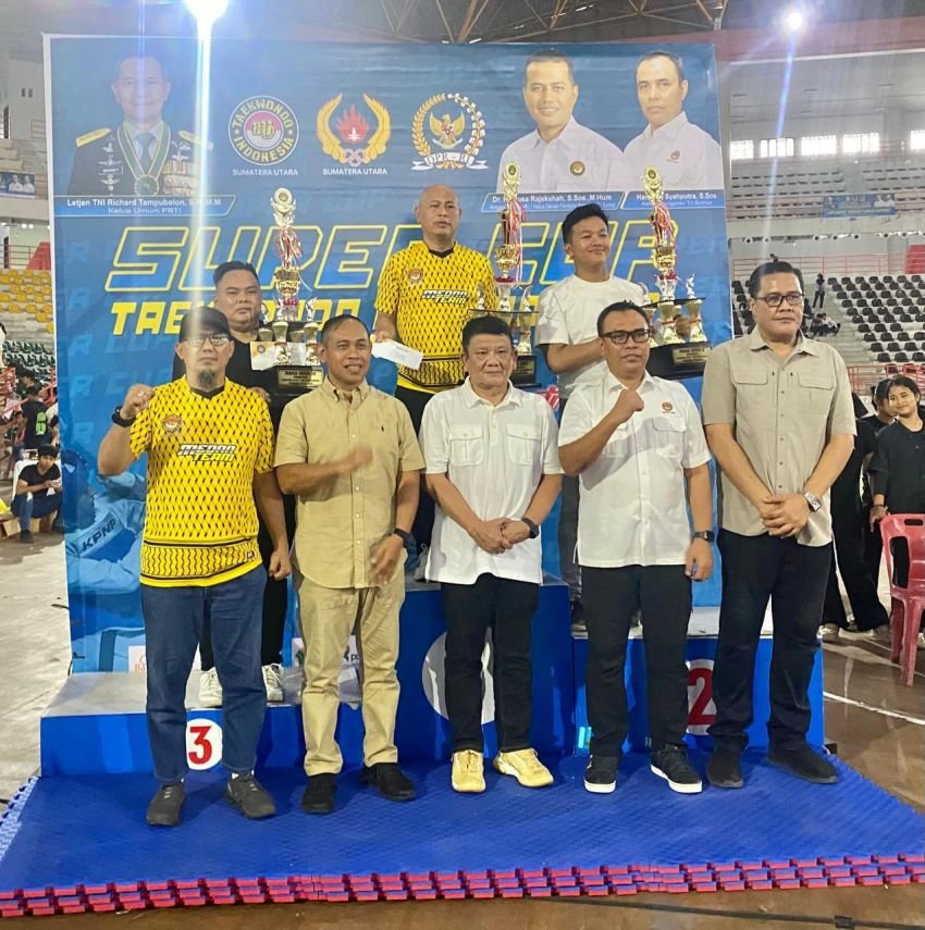 Tim Medan Juara Umum Super Cup Taekwondo Championship