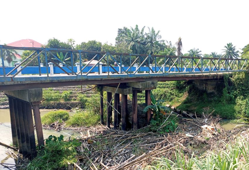 Tiang Penyangga Roboh, Jembatan Provinsi Sumut di Deliserdang Terancam Ambruk