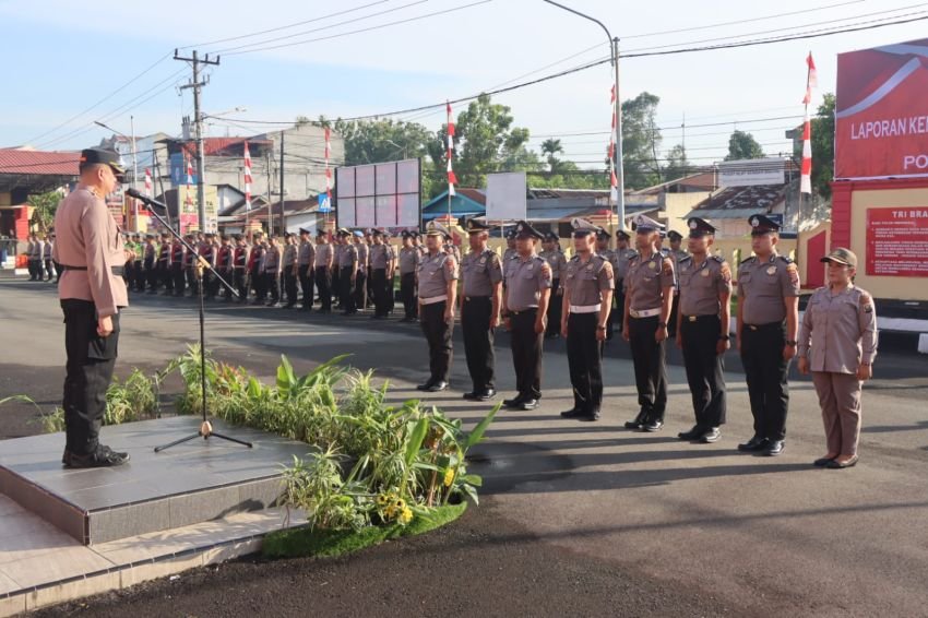 Kapolresta Deli Serdang Pimpin Upacara Kenaikan Pangkat Personil Polri dan PNS Polresta Deli Serdang