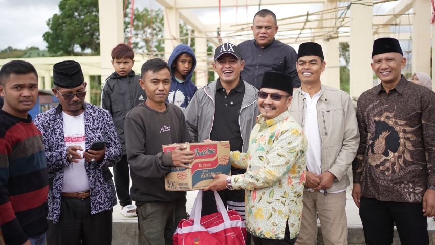 Bupati Solok Kunjungi Warga Terdampak Bencana Angin Puting Beliung