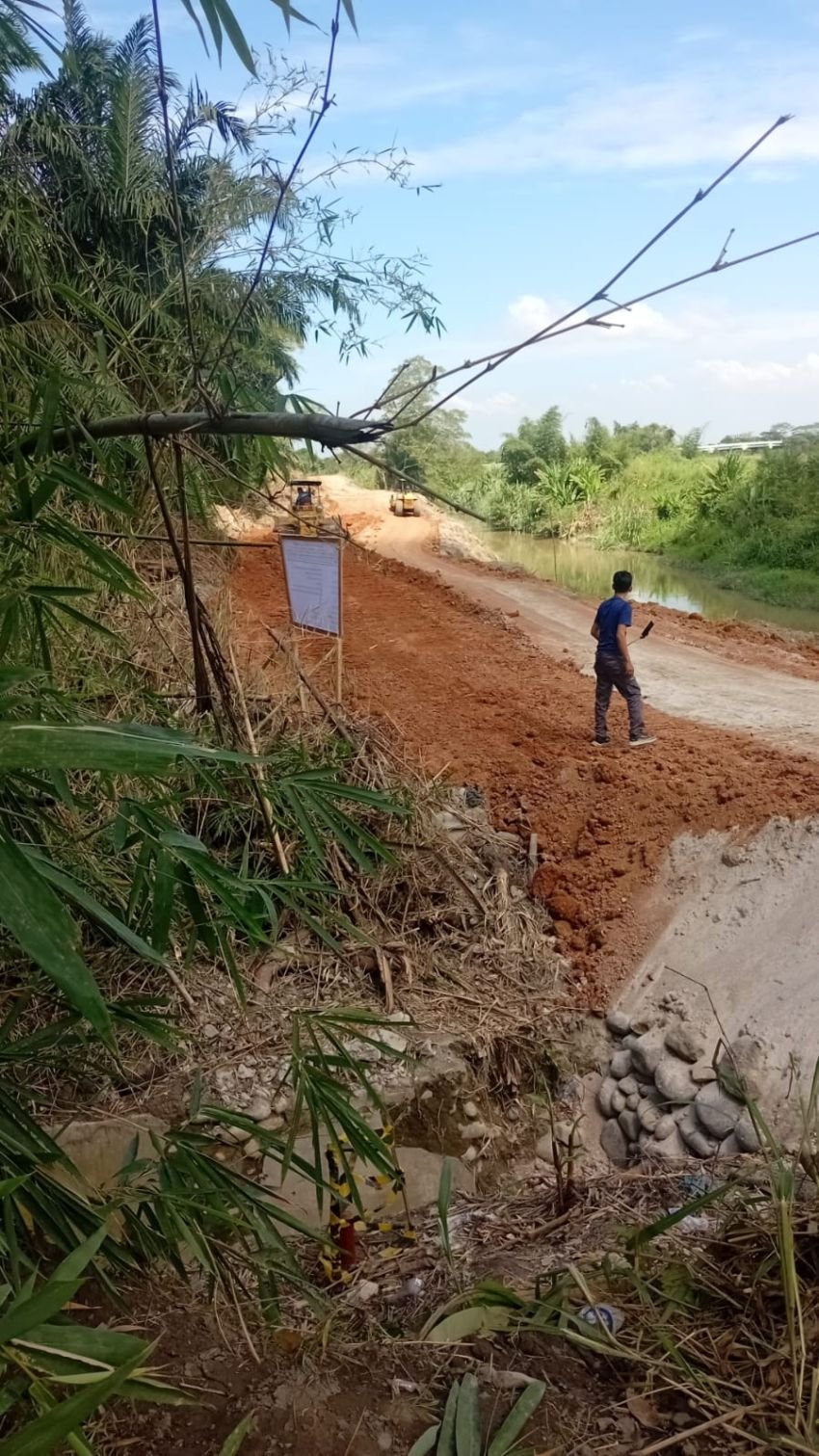 Diduga Gunakan Tanah Urug Ilegal dan Solar Subsidi, Proyek Tanggul Hulu Bendun D.I. Serdang Jadi Sorotan