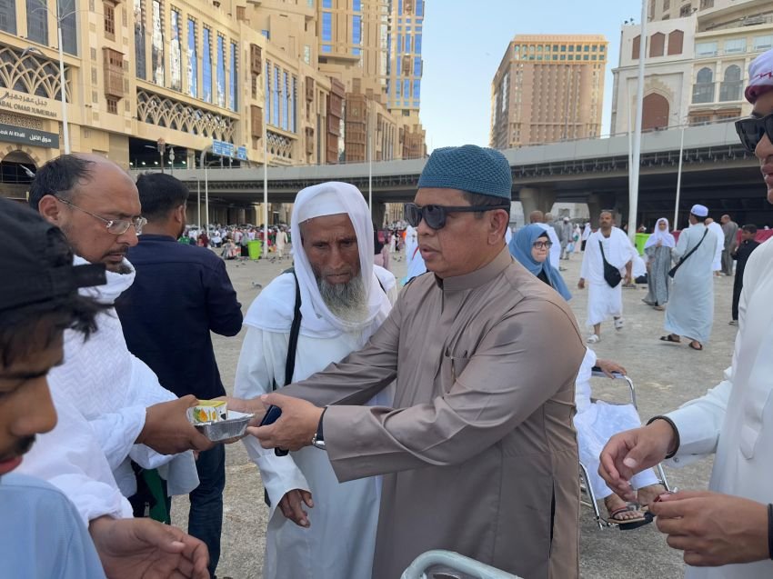 Sang Pejuang Dhuafa "Jum'at Barokah" di Masjidil Harom Mekah