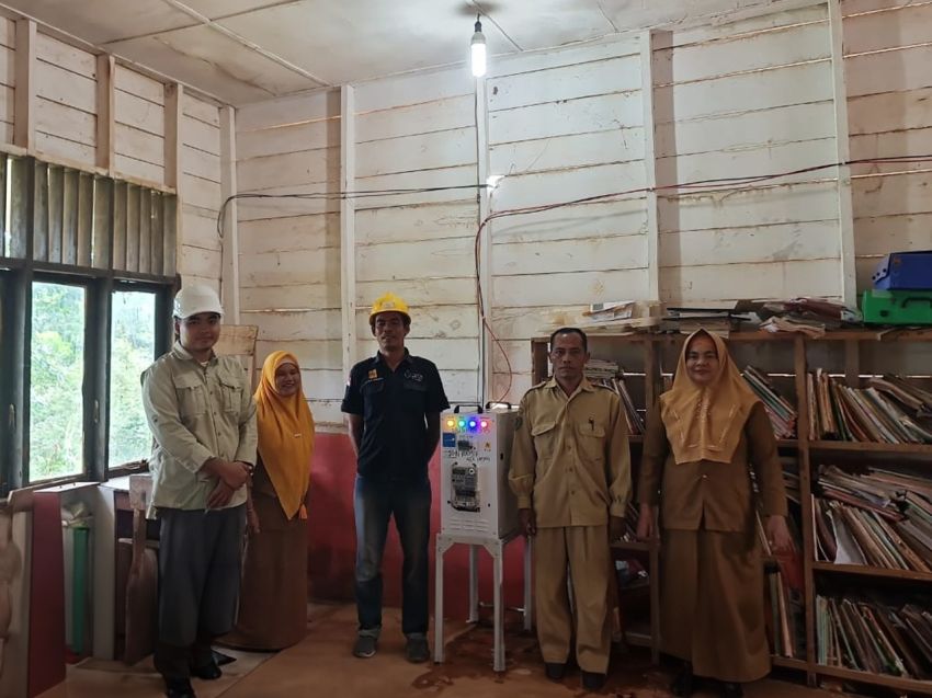 SuperSUN PLN Kembali Terangi Sekolah Pelosok Tapsel dan Madina Jelang HUT RI ke-80