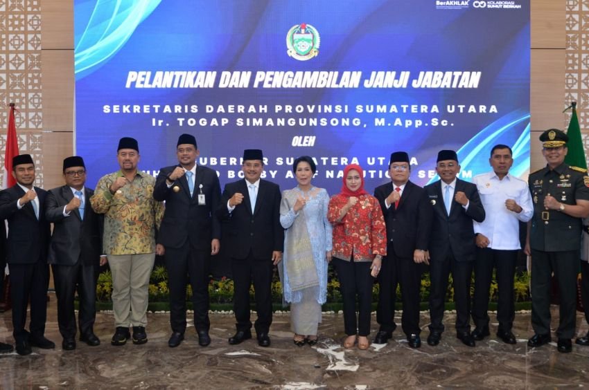 Wali Kota menghadiri Pelantikan Sekda Sumut dipimpin Gubernur