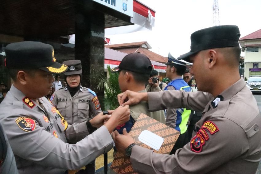 Apel Gelar Pasukan Operasi Patuh Toba 2025, AKBP Wira Prayatna Siap Tertibkan Lalu Lintas di Padangsidimpuan