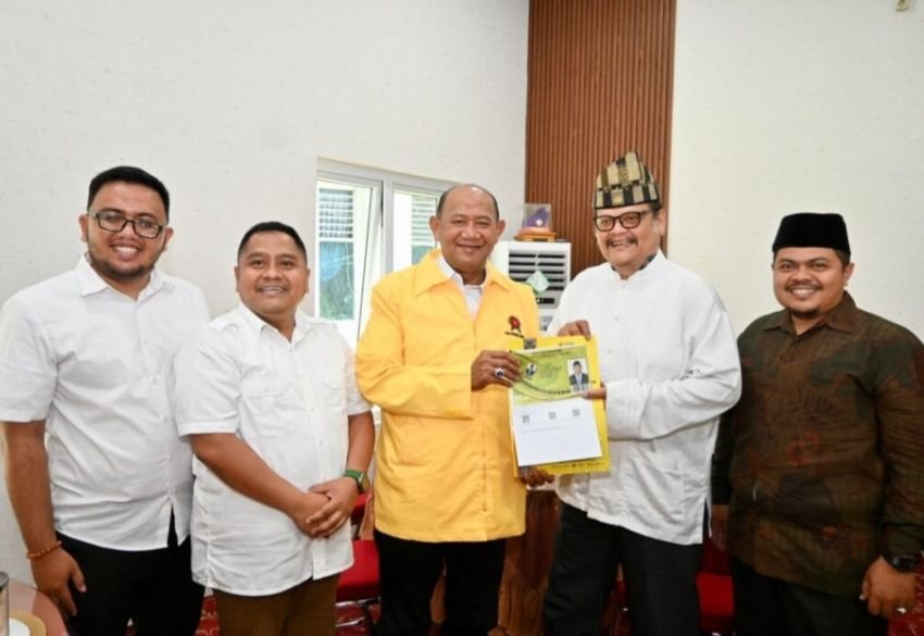 Rektor UNPAB Kunjungi Bupati Langkat, Bahas Kerja Sama Strategis Pendidikan dan Serahkan Almamater Pascasarjana