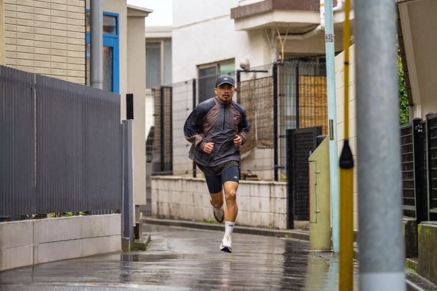 Kenalan dengan FuelCell Rebel v5 Sepatu Lari Paling Berani dari New Balance!