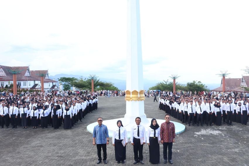 Gus Irawan Pasaribu Serahkan SK PPPK Tahap I Tahun 2024 dan Tuntaskan KMP di Tapsel,Ini Totalnya