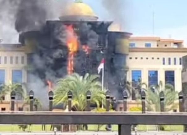 Kebakaran Melanda Hotel Asrama Haji Medan