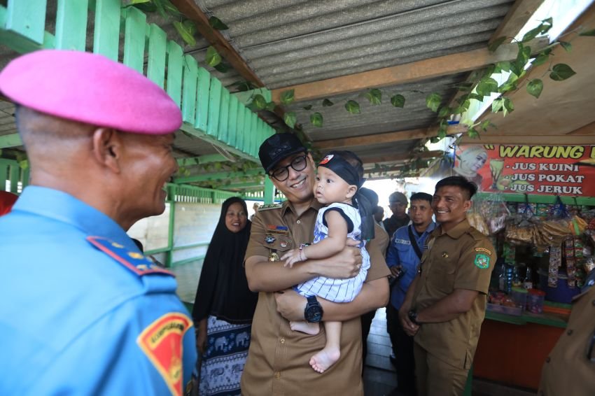 Rico Waas Serap Aspirasi di Kampung Nelayan Belawan, Warga Butuhkan Ambulance Perahu dan Alat Pemadam Kebakaran