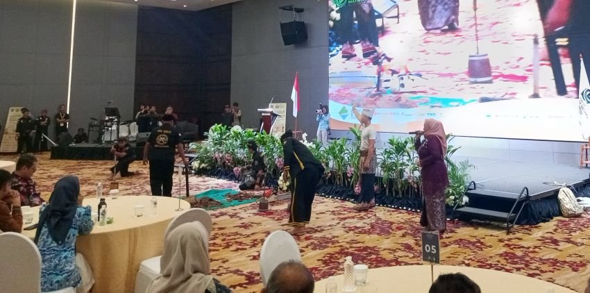 Forum Pimred Multimedia Indonesia Rayakan HUT ke-2, Tampilkan Kesenian Debus
