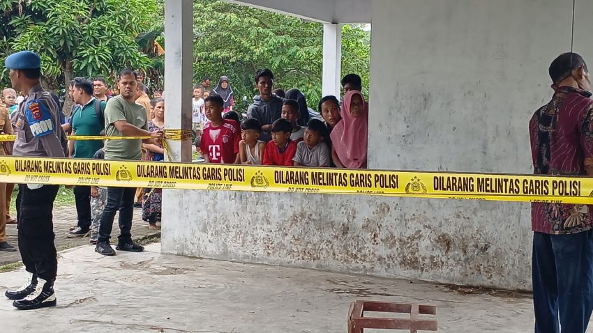 Warga Batang Kuis Geger, Lansia Ditemukan Meninggal Tergantung di Ruang Madrasah
