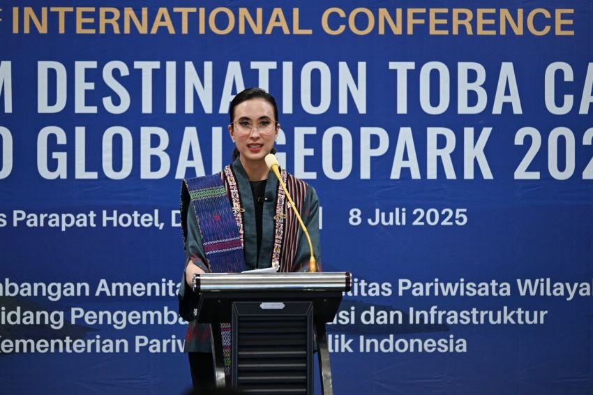 Menpar Buka Konferensi Internasional Pertama Destinasi Geowisata Kaldera Toba Unesco Global Geopark 2025