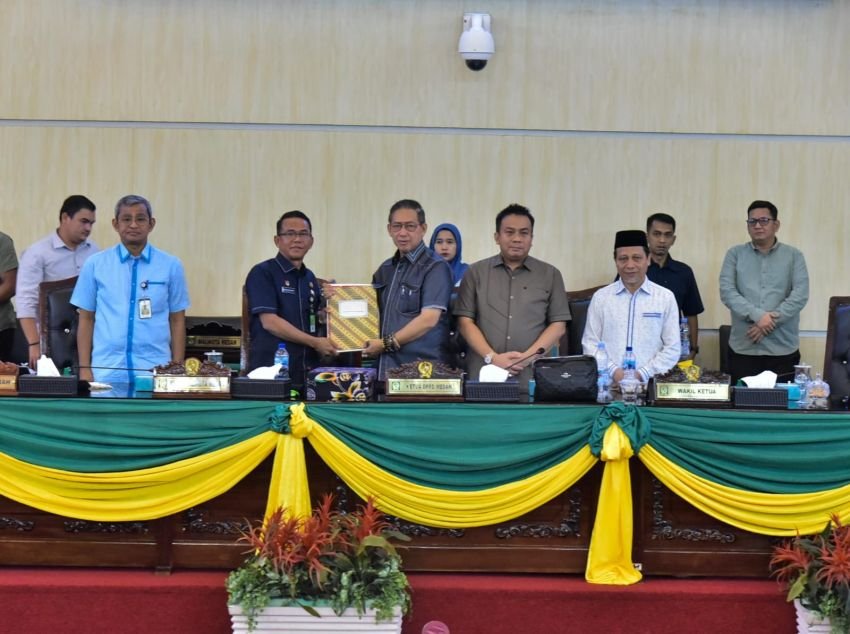 Wakil Wali Kota Ikuti Sidang Paripurna Pemandangan Umum Fraksi-fraksi DPRD Medan tentang Pencegahan dan Penanggulangan Kebakaran