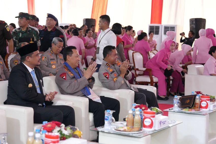 Gubernur  Dampingi Kapolri Jenderal Pol Listyo Groundbreaking 29 Dapur Dukung MBG