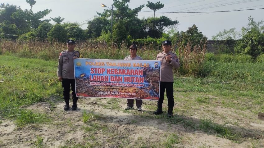 Personel Polsek Datuk Lakukan Sosialisasi