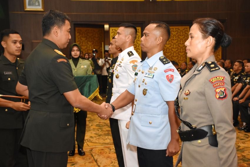 Komandan Seskoad Pimpin Upacara Pembukaan Pendidikan Reguler LXVI,  Cetak Pemimpin TNI AD yang Visioner dan Profesional