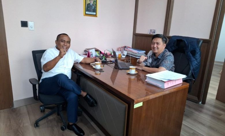 Senja, Kopi, dan Refleksi di Lantai 6 Gedung Bundar Kejagung