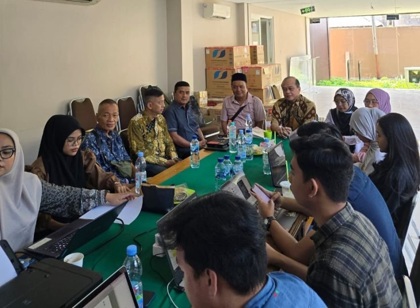 Rapat Persiapan Pengukuhan Ganjar Razuni Wakil Ketua Balitbang DPP Partai Golkar Sebagai Guru Besar UNAS Jakarta.