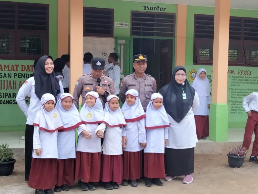 Cegah Bullying Sejak Dini, Polres Padangsidimpuan Turun Langsung ke MIS Hajijah Amalia Sari