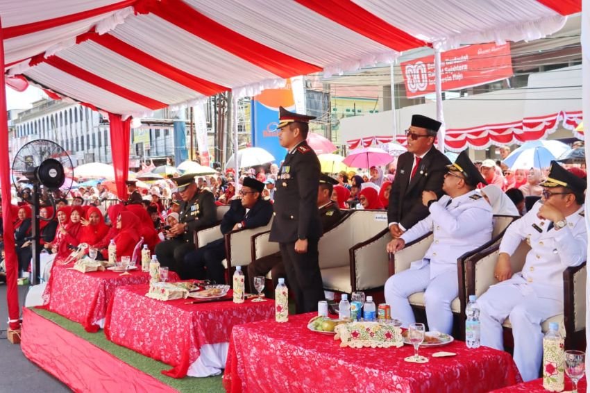 Meriah! Pawai Deville dan Karnaval Warnai HUT RI ke-80 di Padangsidimpuan, AKBP Wira Prayatna Sampaikan Apresiasi