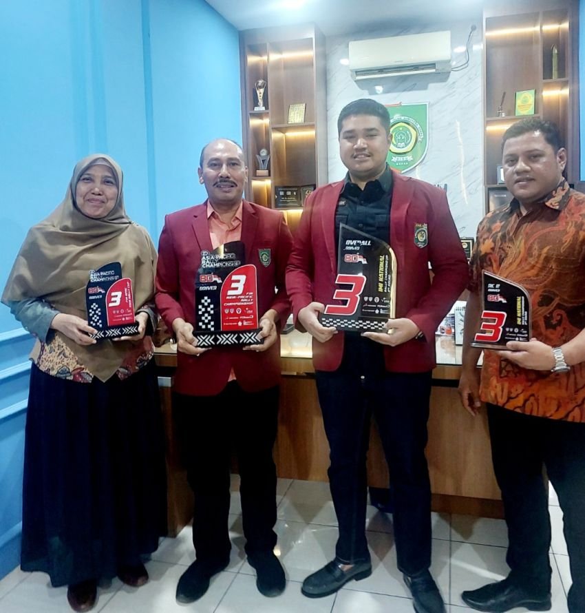 Dekan Fakultas Hukum UISU Apresiasi Prestasi Musa Arjianshah: Mahasiswa UISU Raih Juara 3 Rally APRC 2025 di Danau Toba